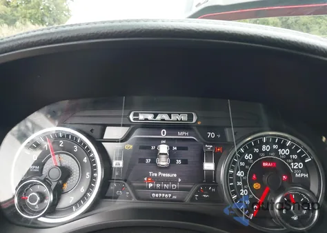 2020 Ram 1500 Laramie 4X4 5'7 Box из США, поврежденный, VIN 1C6SRFJT5LN134253